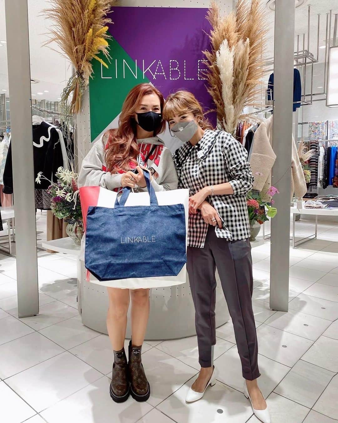 Mai Wakimizuさんのインスタグラム写真 - (Mai WakimizuInstagram)「伊勢丹新宿店でのpopup shop、お友達も沢山駆けつけてくれました♡(全員との写真載せられなかった...)saorinなんて神戸から日帰りでわざわざ来てくれた（；＿；）愛やん♡久しぶりに会えたお友達も沢山居て、皆のパワーが活力となり本当に疲れ吹っ飛んだ♡この御恩は絶対忘れない！皆有難う♡ #linkable#伊勢丹新宿店」9月30日 12時09分 - wakkin__m