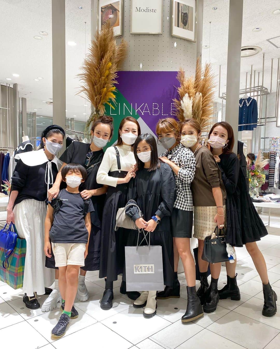 Mai Wakimizuのインスタグラム：「伊勢丹新宿店でのpopup shop、お友達も沢山駆けつけてくれました♡(全員との写真載せられなかった...)saorinなんて神戸から日帰りでわざわざ来てくれた（；＿；）愛やん♡久しぶりに会えたお友達も沢山居て、皆のパワーが活力となり本当に疲れ吹っ飛んだ♡この御恩は絶対忘れない！皆有難う♡ #linkable#伊勢丹新宿店」