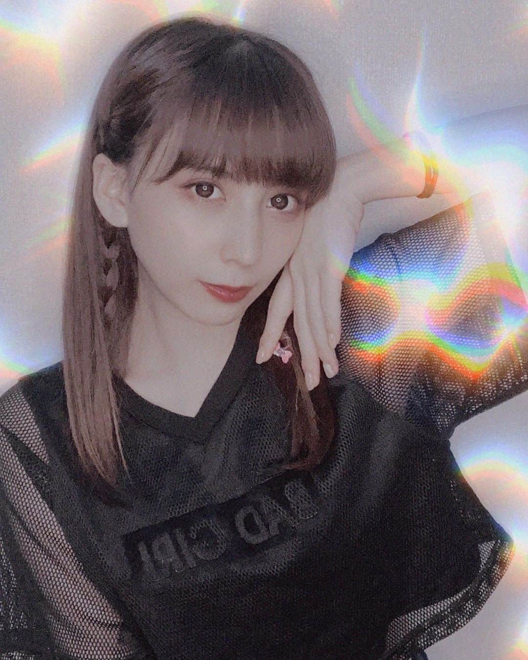 松藤瑛瑠のインスタグラム：「ちょっと表紙風🐈‍⬛🖤 ⁡ ⁡ ⁡ ⁡ ⁡ ⁡ ⁡ ⁡ #ファッション #コーデ #黒  #モデル #風 #メイク #コスメ  #b612 #フィルター #加工 #秋  #いいね返し #フォロー  ⁡ #fashion #ootd #motd  #fyp #code #black #autumn  #model #makeup #filter  #fashionista #photography  #photooftheday #vacation  #shopping #l4l #follow」