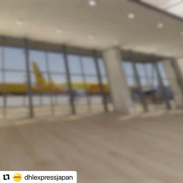 アツシナカシマのインスタグラム：「#Repost @dhlexpressjapan with @make_repost ・・・ DHLがこれまで世界中で手がけた新進気鋭のデザイナーとのコラボレーションや、ファッションウィーク、アワードなどを紹介する、バーチャルファッションショールーム。「ラ・メゾンDHL」がオープン！日本からは、ATSUSHI NAKASHIMA、DISCOVERED、5-knot、YUKI HASHIMOTOが展示されています。詳しくはプロフィールのリンクをクリック！ The curtains are up for La Maison DHL! We are proud to unveil our brand-new virtual fashion showroom in which we’re showcasing our collaborations with up-and-coming designers, fashion weeks and awards. Enter La Maison DHL now via profile link! #DHLFashion」