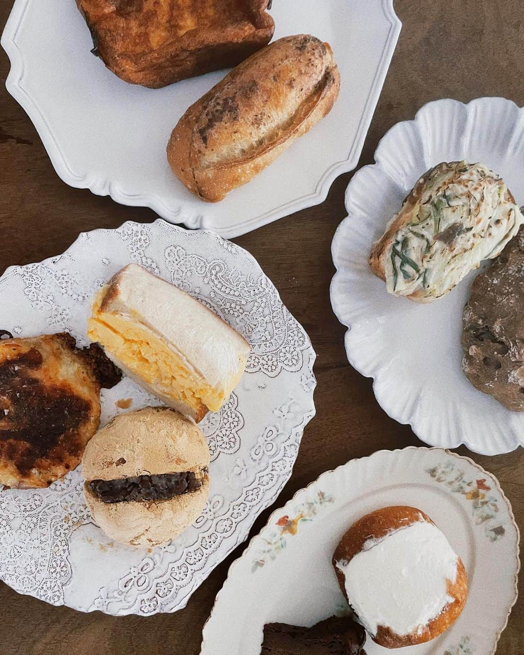 山野ゆりのインスタグラム：「パン好き都民狂喜乱舞🍞🥐🥖 @amam.dacotan 表参道に明日オープン🍞☁️🌈  念願のダコタンがー😭✨東京にオープンー😭！福岡に行くたびに通っていたお店。嬉しすぎる🥺  本日のプレオープンで一足先に頂いたパン達。相変わらずどれもこれも美味し過ぎて😢東京に出来たなんて本当に夢みたい☁️  全種類制覇が目標☝️🍞  #amamdacotan」