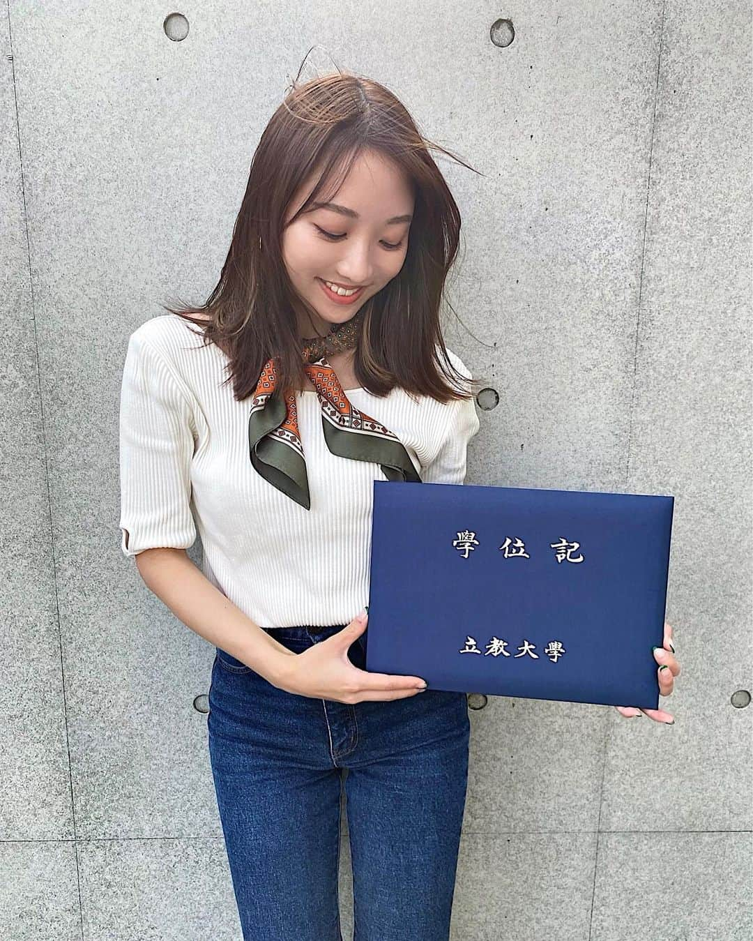 大野真昂さんのインスタグラム写真 - (大野真昂Instagram)「9月で立教大学卒業しました🥰🎓💕  リモートで2年くらい大学行けてないから 卒業証書も郵送で受け取り🥲💧  あっという間に学生生活終わっちゃった、、😮‍💨😮‍💨👋🏻 小・中・高・大、全部楽しかったな〜！！🙈💓 学生思いっきり楽しんだ😛✌🏻  来年からは社会人として楽しく頑張るぞ😵‍💫🔥  #立教大学 #経営学部 #卒業 #卒業式 #卒業証書 #大学卒業 #学生終了」9月30日 19時50分 - 316_mako