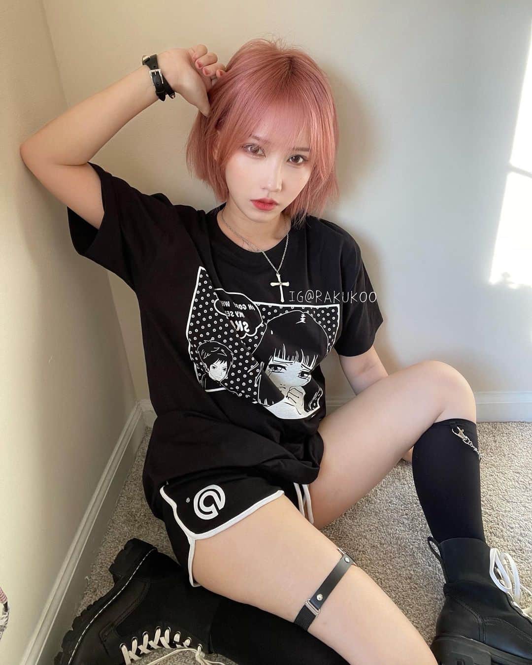 犬神洛洛子のインスタグラム：「Got some cool stuffs from @propagandask8 ❤️‍🔥🥺」