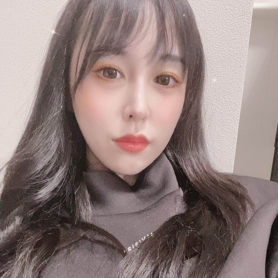 朝日奈るみな（芽森しずく）のインスタグラム：「加工詐欺😱😱😱髪の毛は玉手さんです❤️❤️❤️」