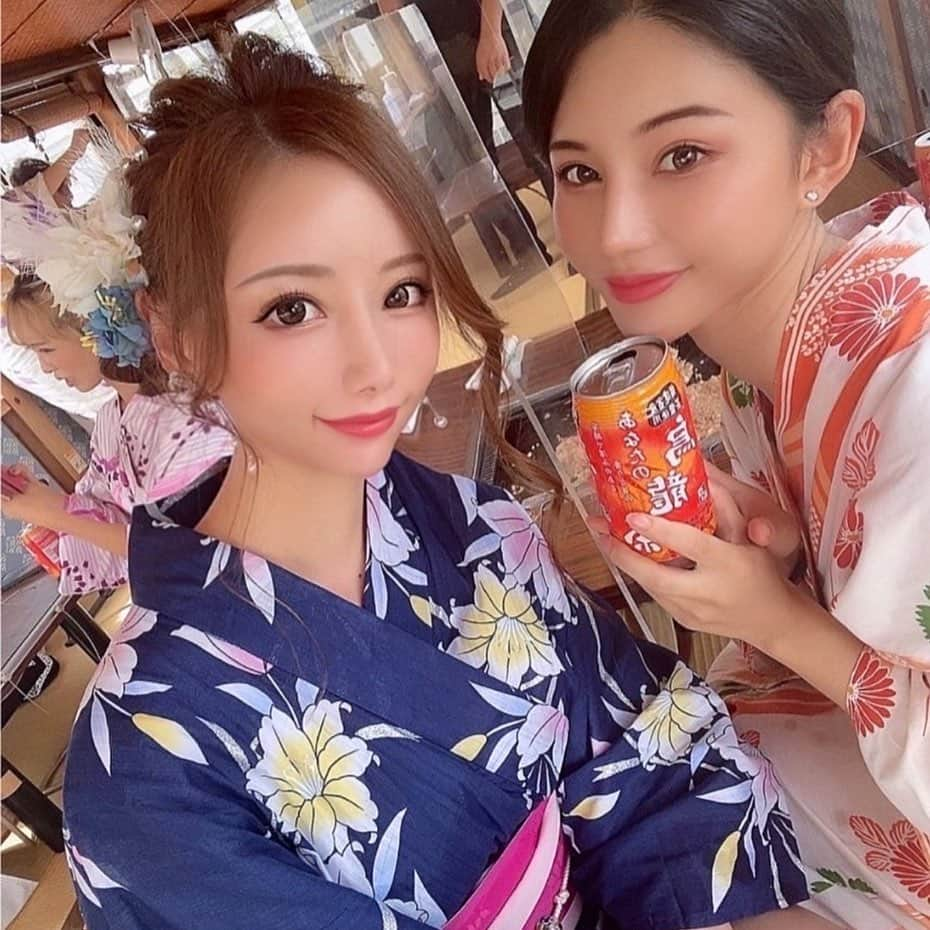 小松崎真理さんのインスタグラム写真 - (小松崎真理Instagram)「🛳 ・ ・ ・ ・ ・ ・ ・ YBC横浜美容外科大宮院さんで YBC式小顔リフトの施術行ってきたよ！  磯村亮輔 @dr.isomura  先生に以前からやって欲しくてオープン早々行ってきたよ〜😌  糸リフトはすごい痛くてやめてたんだけど、今回は全然痛くなくてびっくり∑(ﾟДﾟ)  しかも通常よりもゆっくり溶ける特別な糸だから効果も持続しやすいみたい☺️ 直後から引き上がったのわかるし、これからますます小顔になれると思うとすごい楽しみ〜♪  今後も通って色々相談したいな💓  #浴衣#着物#屋形船#もんじゃ#もんじゃ焼き#浅草#YBC式小顔リフト#糸リフト#リフトアップ#美容#美肌#小顔#小顔治療#小顔なら磯村亮輔#美容クリニック#YBC横浜美容外科#YBC横浜美容外科大宮院#美容外科 #大宮美容外科ならYBC横浜美容外科大宮院#kimono#yukata#kimonostyle」9月30日 20時51分 - xs2.mari.s2x