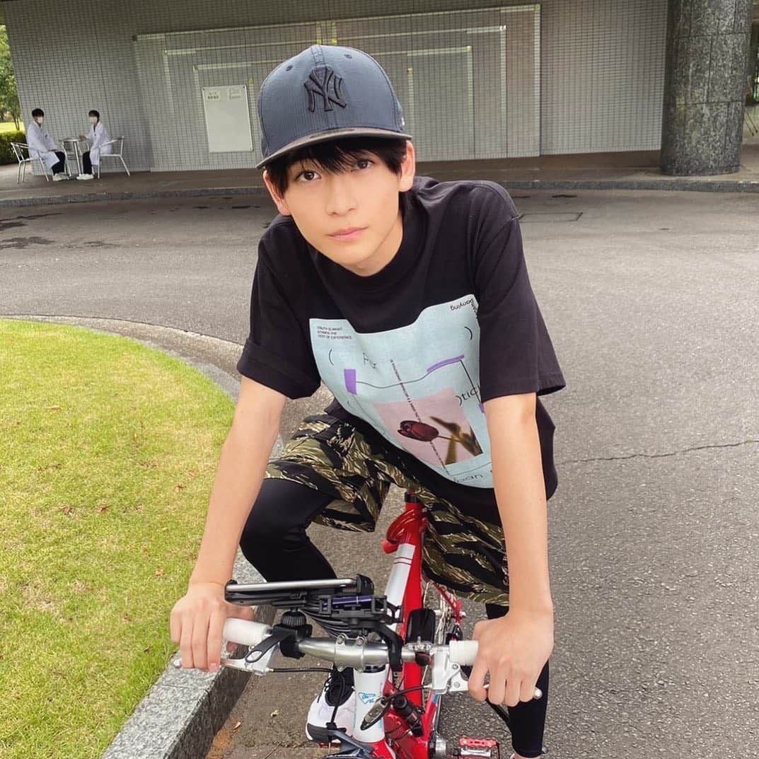 最愛のインスタグラム：「自転車に装着しているスマホには何が映っているのか…📱！？  #tbs #最愛ドラマ #さいあい #10月15日スタート #高橋文哉」