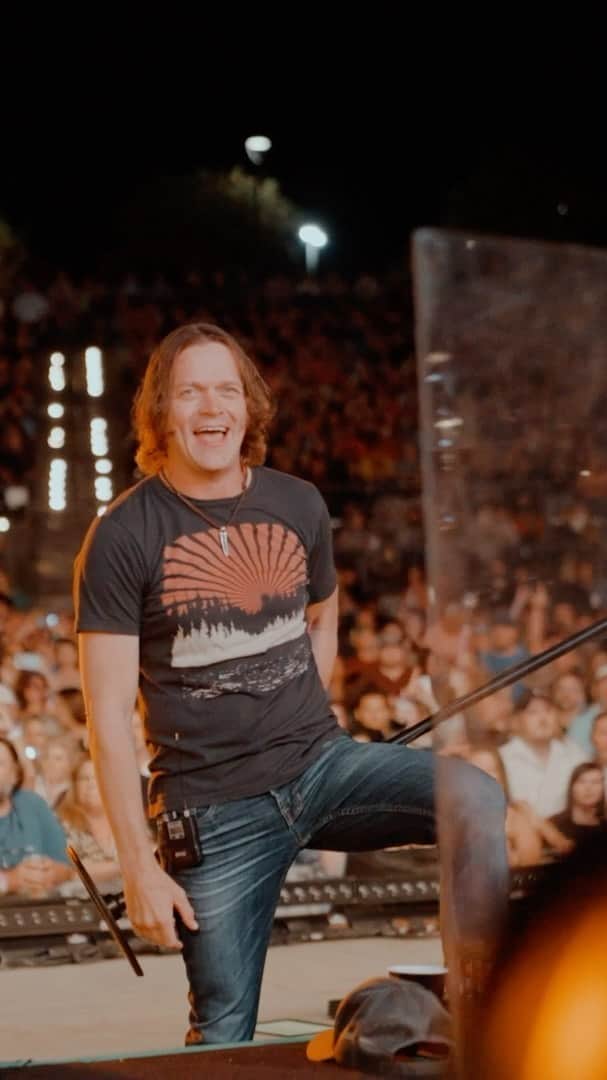 3 Doors Downのインスタグラム：「The Better Life 20th Anniversary Tour rages on…⁣⁣ ⁣⁣ 🎥: @thebendermatt」