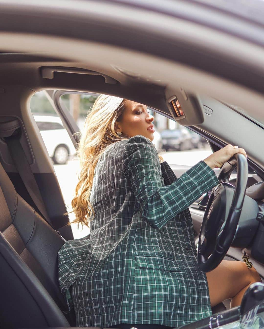 Cindy Pradoさんのインスタグラム写真 - (Cindy PradoInstagram)「Date hack: Spray perfume before getting out of the car so you smell delicious all date long. I love switching up and trying new scents with @scentbird 💕 Use my promo code "CINDY" for 30% off in your first month #ad #scentbird」10月1日 8時23分 - cindyprado