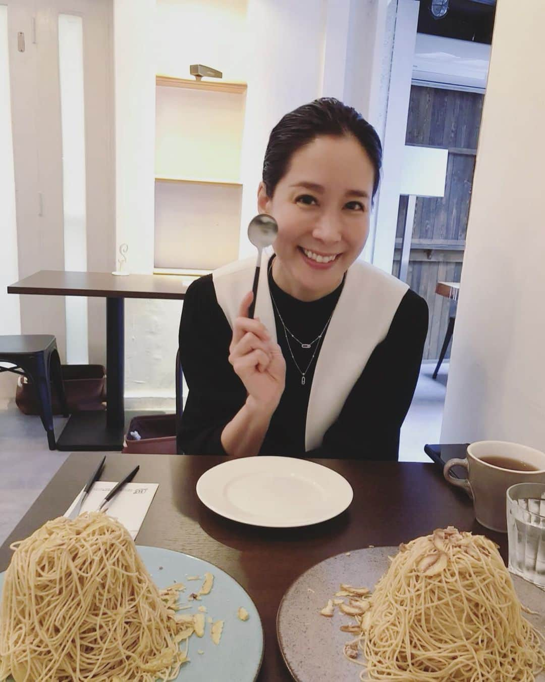 内田恭子さんのインスタグラム写真 - (内田恭子Instagram)「今年の春くらいの写真。お友達と近くの美味しいモンブランを食べに行ったことを思い出し、そうだ！シーズンだし寄ってみよう！と思ったら、お店が変わっていた…。ちーん。  #モンブラン #よけいに食べたくなる　#季節だよね #どこへいった #内田恭子 #kyokouchida」10月1日 20時19分 - kyoko.uchida.official