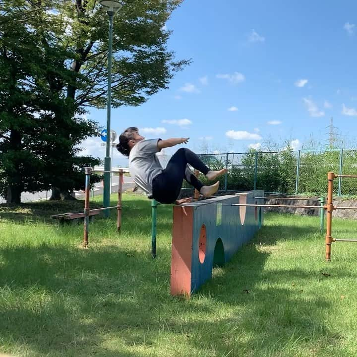 山本華歩のインスタグラム：「for #tmpstonlines 😊 from yesterday's solo training🙌  @tempestfreerunning   #パルクール #parkour」