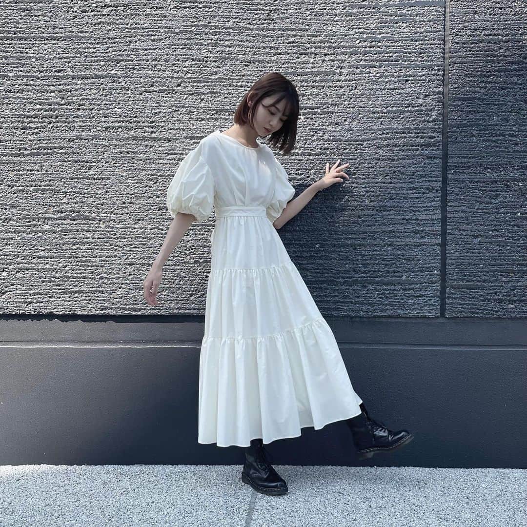 安村真奈のインスタグラム：「🤍 一つ前の投稿で教えてもらったオススメのアニメ、一つずつ消化していきます☺︎ 私は友達に影響されて見始めることが多いです！ 最近はヒロアカを５期分一気見しました！映画も3作見た！ 単行本とジャンプにも手を出しました✌️ 推しは相澤先生です👀 みんなの推しも教えて👂  ・  熊本暑いから夏服許して☀️  #安村真奈 #アニメ好きな人と繋がりたい」