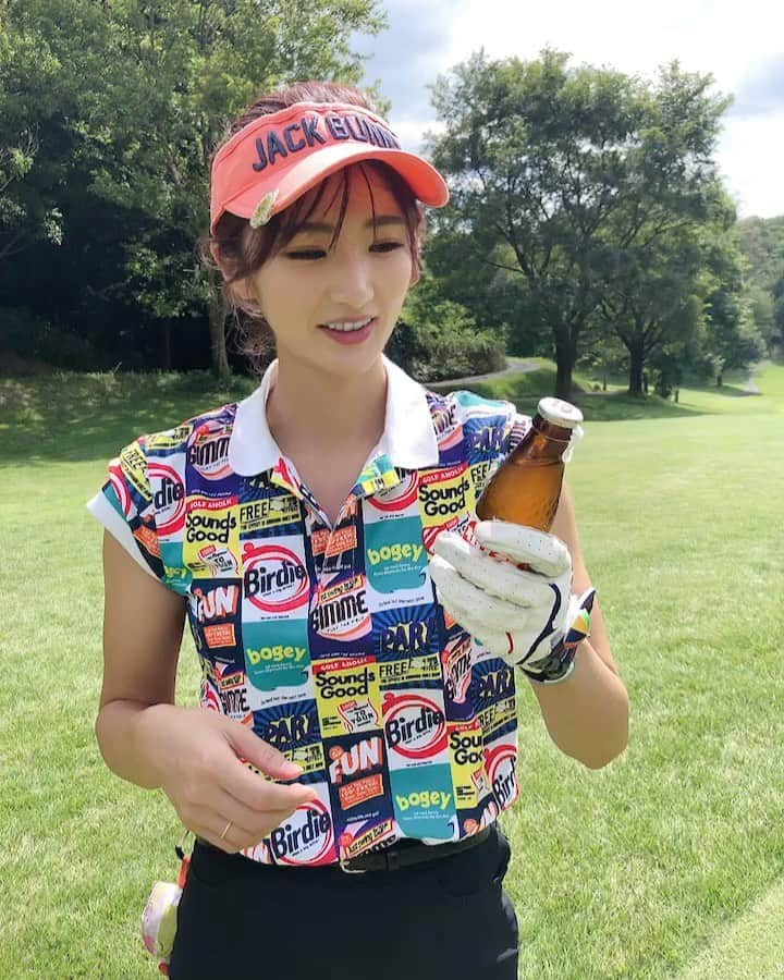 ばんちゃんのインスタグラム：「この音いいよね〜 たまらんち♡ . . . #女子ゴルフ #ゴルフ #golf #ビジョビ #美女スタグラム #可愛くなりたい #メイク#オロナミンc #cm#そろそろ待ってるよ？　 #まつ毛パーマ#自まつ毛メイク#自まつ毛#自まつ毛育成#メイクアップ#ヘアオイル#ヘアオイルスタイリング#ボディオイル#オルチャンメイク#韓国風メイク#メイク方法#メイク術#まつ毛メイク#マスカラメイク#メイクが楽しくなる#メイク好きさんと繋がりたい」