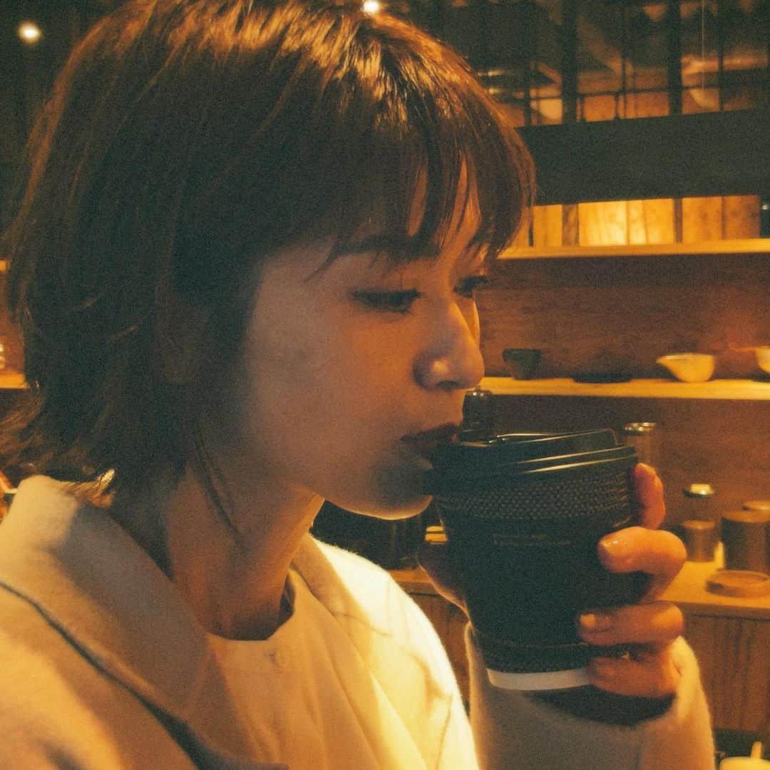 畑野ひろ子のインスタグラム：「今日のロケで行ったカフェがとっても素敵だった☕️ @artlesscraft」