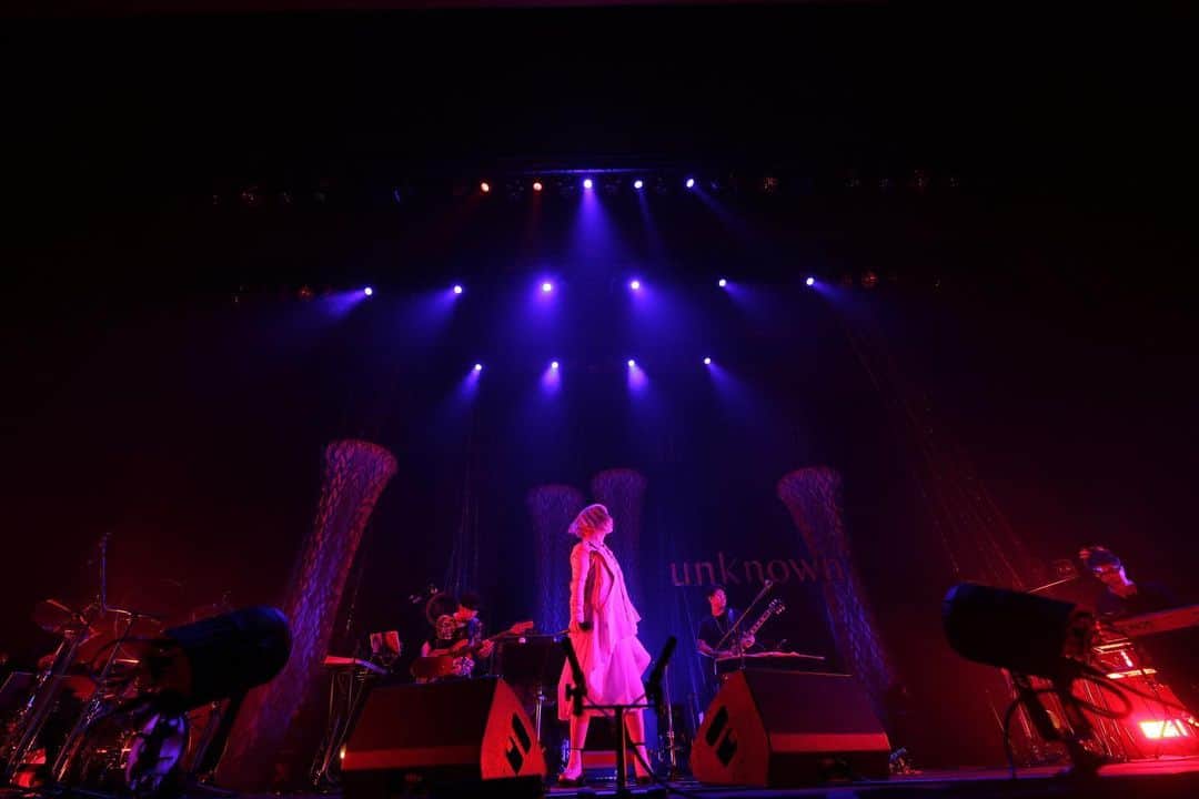 ReoNaさんのインスタグラム写真 - (ReoNaInstagram)「ついに今月から…🗾🎑 『ReoNa ONE-MAN Concert Tour 2021 "These Days"』 チケットの一般発売がスタート…🎟！  横浜・札幌・仙台・福岡・京都・名古屋・東京 全7都市を巡る全国ツアー…🐈🐾 同じ空間で、お歌、受け取っていただけますように…！  https://www.sonymusic.co.jp/artist/ReoNa/info/533316  #Thesedays_Tour #ReoNa」10月1日 18時36分 - reo_peko