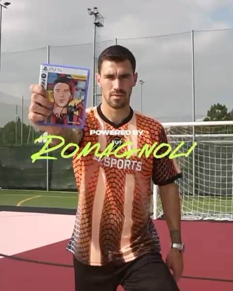 アレッシオ・ロマニョーリのインスタグラム：「Tutto ciò che ami del calcio, è tutto ciò che alimenta il calcio! ⚽️🏟️ Orgoglio, entusiasmo, talento e passione. Solo in #FIFA22 🎮🌟 #PoweredByFootball @easportsfifa.it」