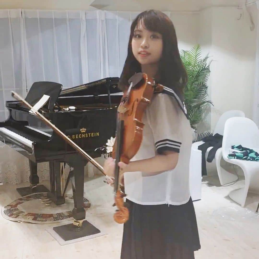 高松あい エロ 高松あいさんのインスタグラム写真 - (高松あいInstagram)「. みなさん台風大丈夫でしたか？🌪  私は台風でお仕事が延期なったので、久しぶりに漫画読みました📕 写真はちょっと前に制服で撮影した時の📸 今週もお疲れ様です🍵 10月もがんばろ〜✨  . . #ヴァイオリニスト ...
