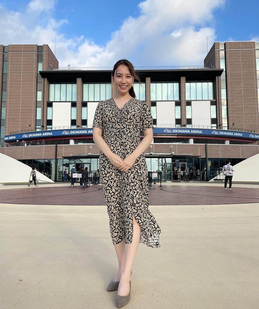 今井麻椰さんのインスタグラム写真 - (今井麻椰Instagram)「6年目のBリーグが開幕しました🥳🏀！ 私もバスケレポーター6年目に突入します！  小学1年生が6年生になったと思うと…😳  いつまでも初心を忘れず、微力ですが、今シーズンも盛り上げさせていただきます🎤❤️  2021-22シーズンもよろしくお願い致します！！  #沖縄アリーナ 最高でした🥰🌺  #Bリーグ #bleague #Bリーグ開幕 #バスケットLIVE #レポーター #b_week」10月1日 20時54分 - maya_imai_124