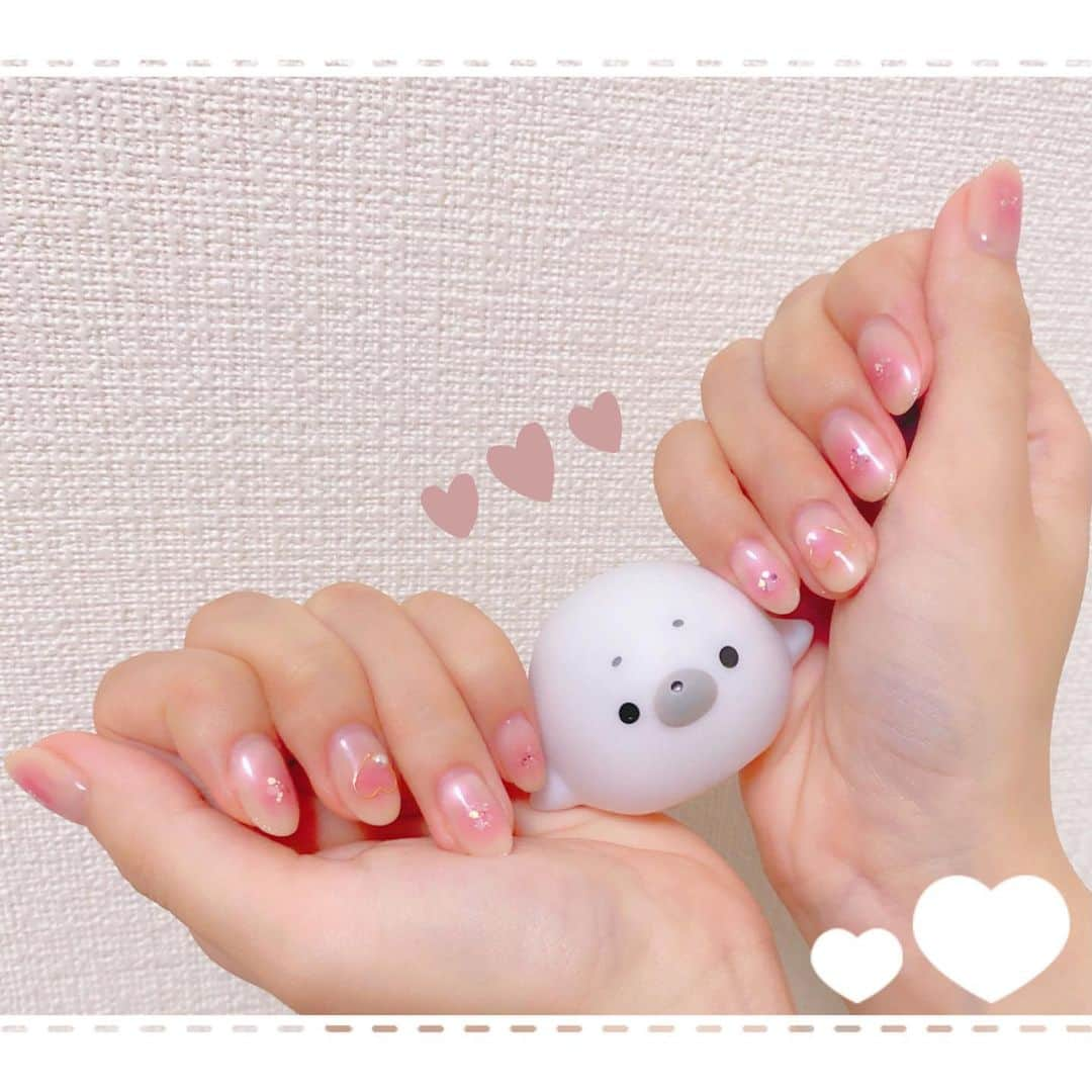 長南舞さんのインスタグラム写真 - (長南舞Instagram)「new nail💅  今回はチークネイルにして頂きました！内側からジュワッと感が最強に可愛い…🤦🏻‍♀️💕 爪が綺麗に見えるし可愛いしでテンション上がっております。₍ ᐢ. ̫ .ᐢ ₎  @emi_parkbytokyo さんいつも有難うございます♥︎︎∗︎*ﾟ  #ネイルデザイン #newnails #ネイルサロン #parkbytokyo #銀座店 #チークネイル #ピンクネイル #nails #あざらし」10月1日 21時13分 - chonanmai