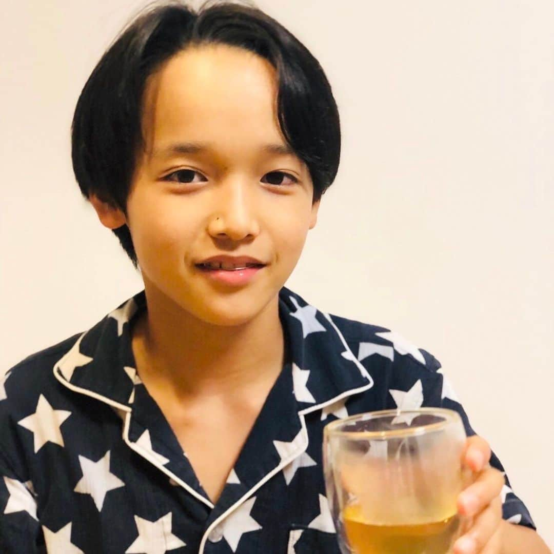 山口太幹さんのインスタグラム写真 - (山口太幹Instagram)「僕が、最近ハマっている飲み物はコーン茶だよ\(//∇//)\  凄く、美味しいんだ❣️  みんなも飲んでみてね(^^)  #山口太幹 #taikiyamaguchi #taikiumipro #子役 #小学生男子 #6年生男子 #歴史好き #謎解き好き #ビートボックス #バレーボール男子 #海汐プロダクション所属 #アービング所属 #おすすめ #コーン茶 #CornTea #韓国 #韓美茶」10月1日 21時32分 - taiki_umipro