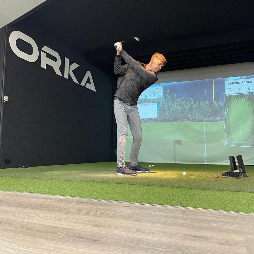 オリバー・フェルプスさんのインスタグラム写真 - (オリバー・フェルプスInstagram)「Great time yesterday at @officialorkagolf HQ getting fitted to take the next step in golfing progression. #orkagolf」10月1日 21時48分 - oliver_phelps