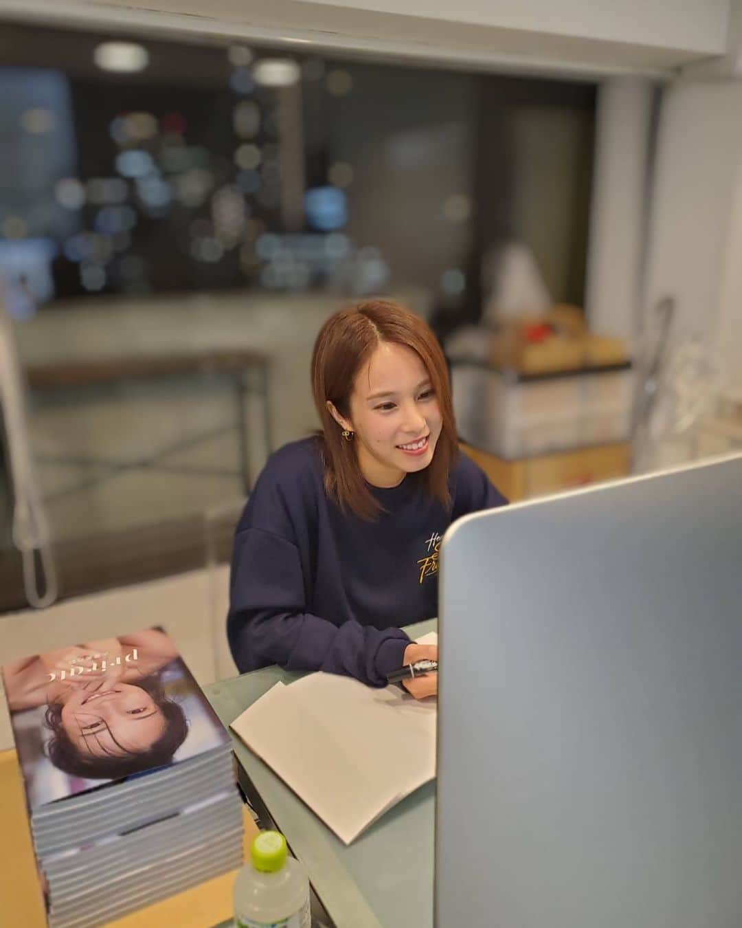 犬童美乃梨さんのインスタグラム写真 - (犬童美乃梨Instagram)「テレビ電話サイン会 ありがとうございました！📱 初めましての方とも話せてよかった☺️  明日のイベントも楽しみにしてます🥰 フォトブックで着てる水着着るよ〜💓  10/2(土) 14:00〜お渡し会💓 @ソフマップAKIBA パソコン・デジタル館8F  1冊購入特典🌸 3冊購入特典🌸 5冊購入特典🌸 があります！ 📸 フィルムカメラ【〇】 デジタルカメラ【〇】 ケータイカメラ【〇】 https://passmarket.yahoo.co.jp/event/show/detail/02hddnsnecw11.html」10月1日 22時03分 - minudo