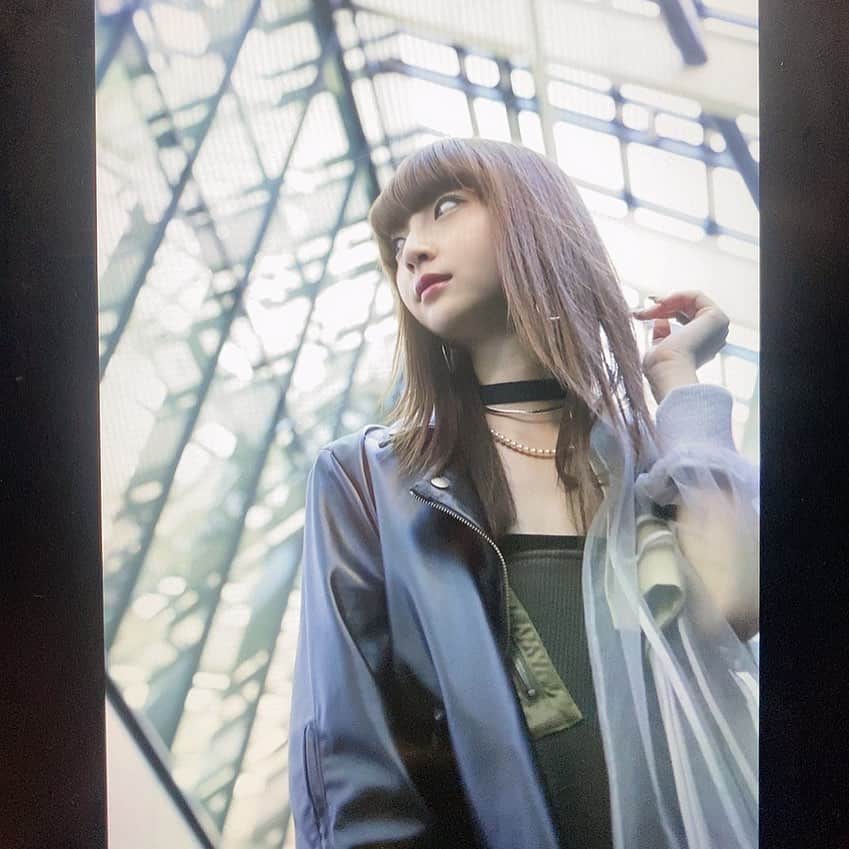 荻野由佳のインスタグラム：「🪐🥰」