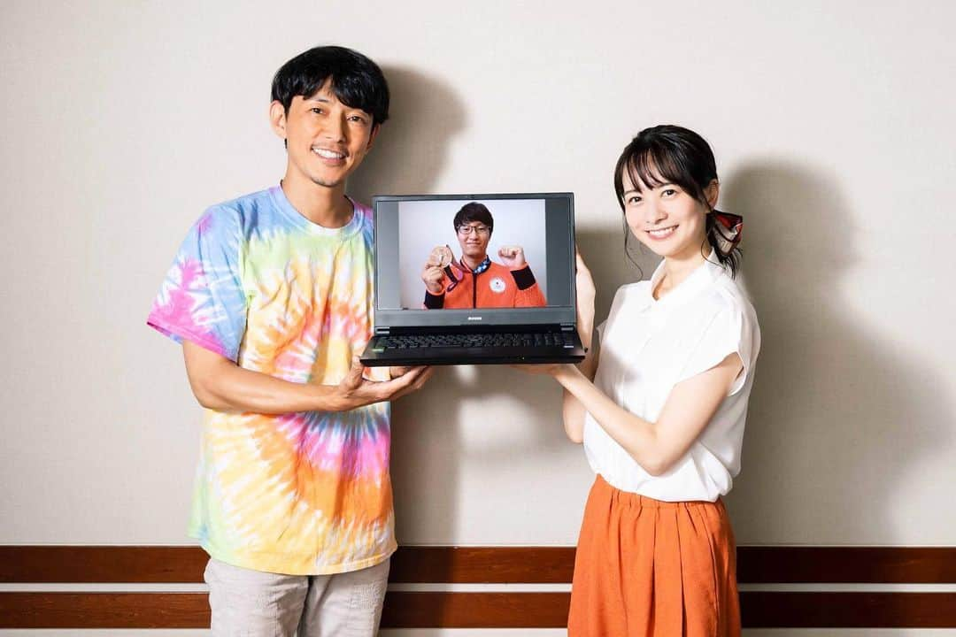 高見侑里さんのインスタグラム写真 - (高見侑里Instagram)「◡̈♥︎ この後10:00からのTOYOTA Athlete Beatは、東京オリンピック、アーチェリー男子団体で銅メダルを獲得された#武藤弘樹 選手にリモートでお話を伺わせていただきました🏹  オランダとの３位決定戦の裏側やアーチェリーの用具についてなど、２週に渡ってお届けします✨  そして今日の放送後に「高見侑里 開脚180度への道 ザ・ファイナル」の完結編が公開となります🙇‍♀️  果たして開脚180度は成功するのでしょうか！  番組公式サイト、Facebook、Twitterにて配信されますので、気になる方はチェックしてみてください🤸‍♀️  #TOYOTAAthleteBeat * スカーフ付きトップス＆パンツ...#frenchpave」10月2日 9時53分 - yuri_takami_official