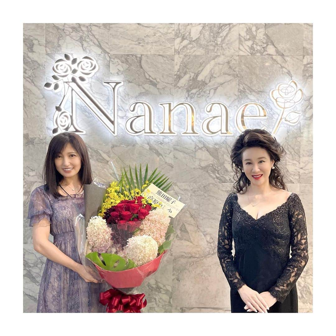 唐沢菜々江さんのインスタグラム写真 - (唐沢菜々江Instagram)「熊田曜子さん💓 YouTubeギンザワンの撮影で またお会いできました🤗 ㅤㅤㅤㅤㅤㅤㅤㅤㅤㅤㅤㅤㅤ 相変わらずお綺麗でスタイル抜群✨ とても明るい熊田曜子さん🤗✨ 大好きです❣️ とっても楽しいひと時でした🎶 ㅤㅤㅤㅤㅤㅤㅤㅤㅤㅤㅤㅤㅤ 熊田曜子さんがもし本当に クラブNanaeで働いてくれる事になったら、、、 そんな夢のような事が叶ったら すぐに皆さんにお知らせさせてくださいね☺️✨  ㅤㅤㅤㅤㅤㅤㅤㅤㅤㅤㅤㅤㅤ 撮影の時はフェイスガードを 外させていただいております☺️  *・。*゜・。・o゜・。*゜・。・o*゜・。*゜・。・  YouTube 【銀座ななえチャンネル】 【銀座ななえチャンネル2nd】 では、 Instagramでお伝えしきれない 様々な情報を発信しています‼️  *・。*゜・。・o゜・。*゜・。・o*゜・。*゜・。・  #熊田曜子 #ギンザワン  #堂滿謙一 #谷隼人#西垣梓#松宮詩依#シャンパン#カーボン #銀座ななえチャンネル  #唐沢菜々江 #ななえママ #菜々江ママ #クラブななえ #銀座ななえ #nanae #銀座 #東京 #ginza #tokyo #club #クラブ #銀座クラブ #高級クラブ #ホステス #youtube #ユーチューブ #youtuber #ユーチューバー」10月2日 11時26分 - nanae.karasawa