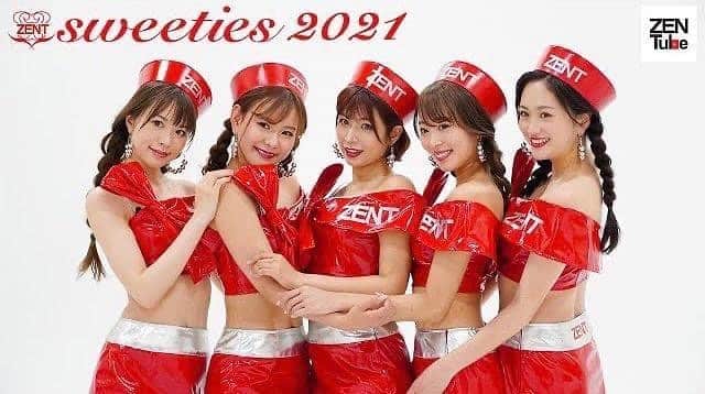 シト山口のインスタグラム：「ZENTsweeties公式の撮影風景が見られます😊💕 シトさんも頭の先っちょだけ出演しています😆💦 レースクイーン大賞コスチューム部門も宜しくお願い致します🙏🏻🙇🏻‍♂️💕✨ https://www.youtube.com/watch?v=JT7uM_0Tvp4」