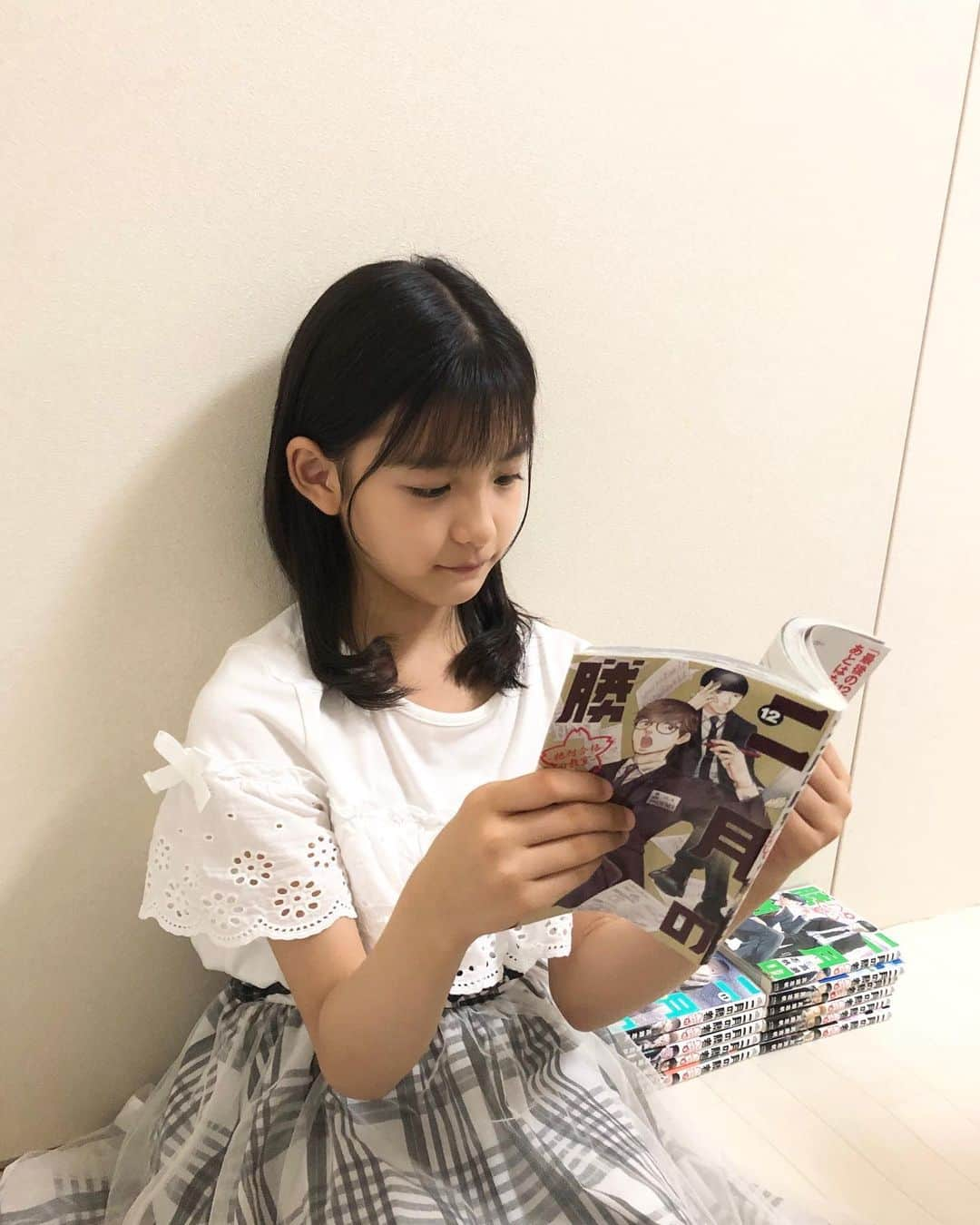 野澤しおりさんのインスタグラム写真 - (野澤しおりInstagram)「読んでます！！📕✨ 次が 気になります( › ·̮ ‹ )  #二月の勝者 #野澤しおり」10月2日 12時38分 - n_shiori_ta