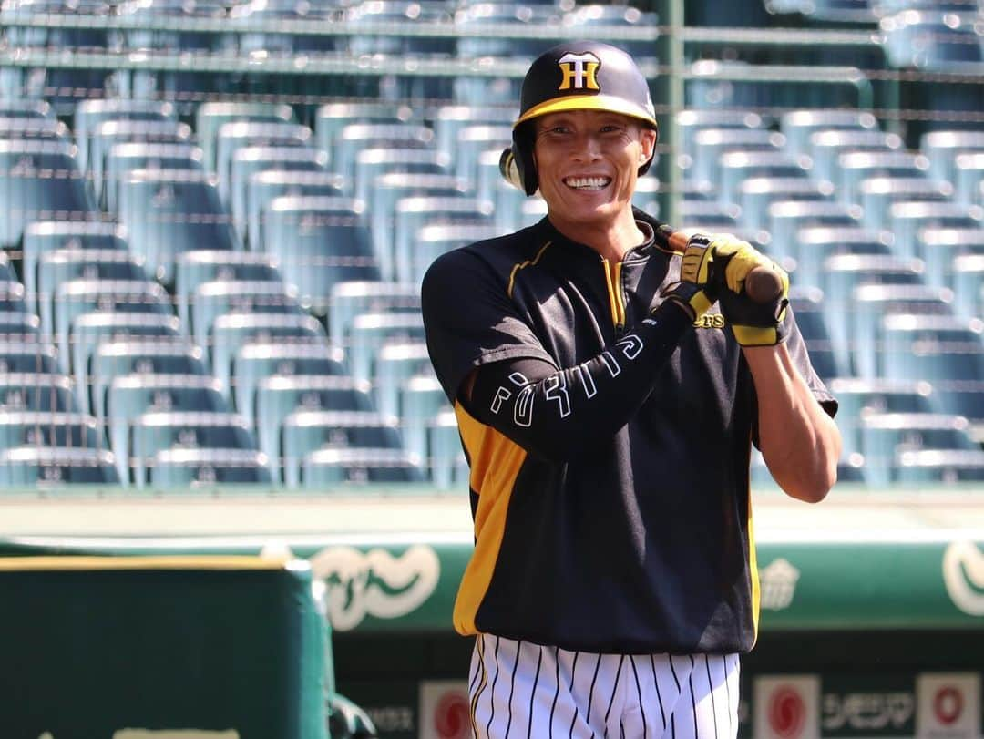 阪神タイガースさんのインスタグラム写真 - (阪神タイガースInstagram)「今日も甲子園で中日戦‼︎ 試合前練習の様子です！  #糸井嘉男 選手 #ジェフリーマルテ 選手 #メルロハスジュニア 選手 #青柳晃洋 選手 #島田海吏 選手 #阪神タイガース #挑超頂」10月2日 12時43分 - hanshintigers_official