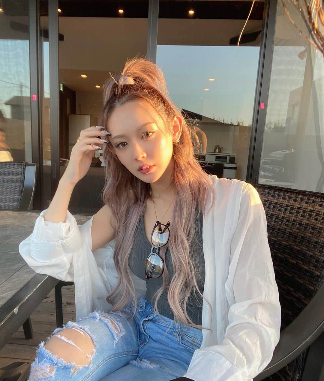 田村月光（ツッキー）のインスタグラム：「𝗦𝘂𝗻𝘀𝗲𝘁🌞💕 久々投稿🤟🏽10月の水着は寒すぎる🤣笑 ・ @tokyo_ace_clinic @artmake_by_tokyoaceclinic  #アートメイクもエース #artmake_by_tokyoaceclinic #tokyo_ace_clinic #アートメイク #メディカルアートメイク #アートメイク眉  ・ リップのアートメイクしたンゴ💋」