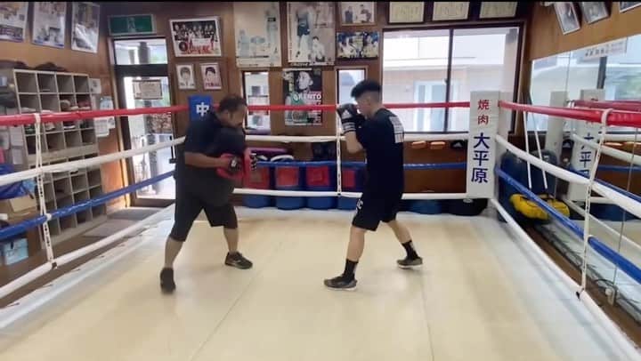 田中恒成のインスタグラム：「・ 大輔トレーナーと信頼関係をつくっているところです。 毎日感謝なり。」