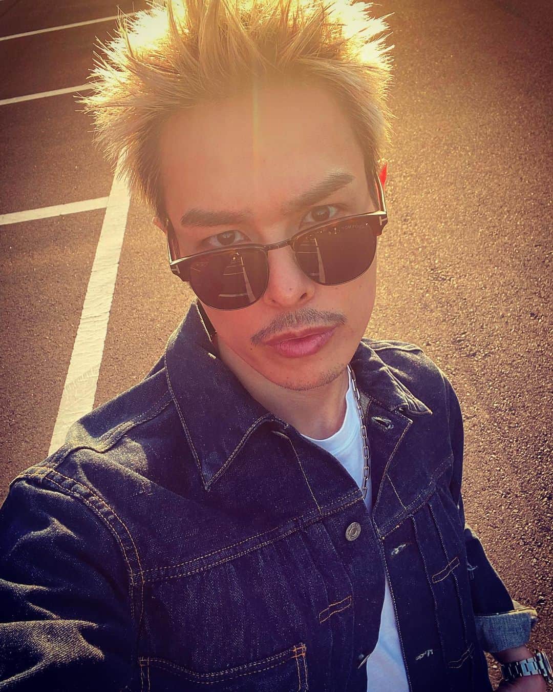 のインスタグラム：「new hair  #RYUJIIMAICHI #今市隆二 #CHAOSCITY #RILY #vintage」