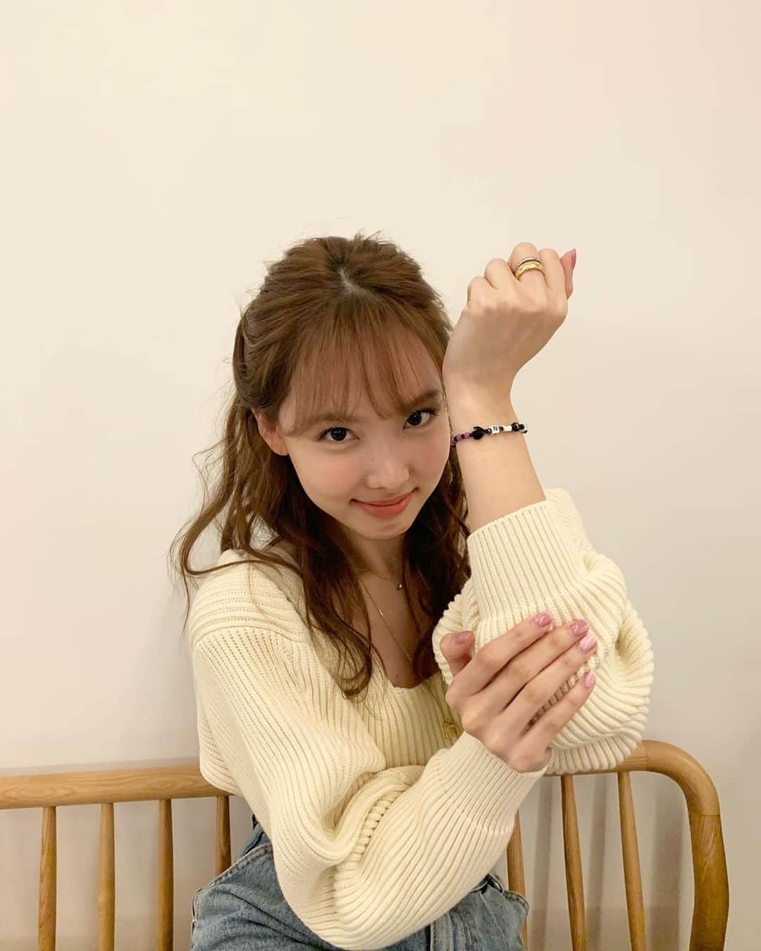 TWICEさんのインスタグラム写真 - (TWICEInstagram)「팔찌 맛집🧸🎀💝 @eunlight6」10月2日 17時30分 - twicetagram