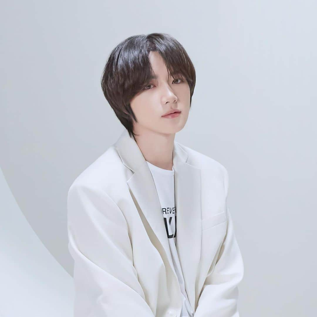 Tomorrow X Togetherさんのインスタグラム写真 - (Tomorrow X TogetherInstagram)「TOMORROW X TOGETHER LIVE <ACT:BOY> 온라인 관람 안내 　 #TXT #TOMORROW_X_TOGETHER #투모로우바이투게더 #SOOBIN #YEONJUN #BEOMGYU #TAEHYUN #HUENINGKAI #수빈 #연준 #범규 #태현 #휴닝카이」10月2日 18時00分 - txt_bighit