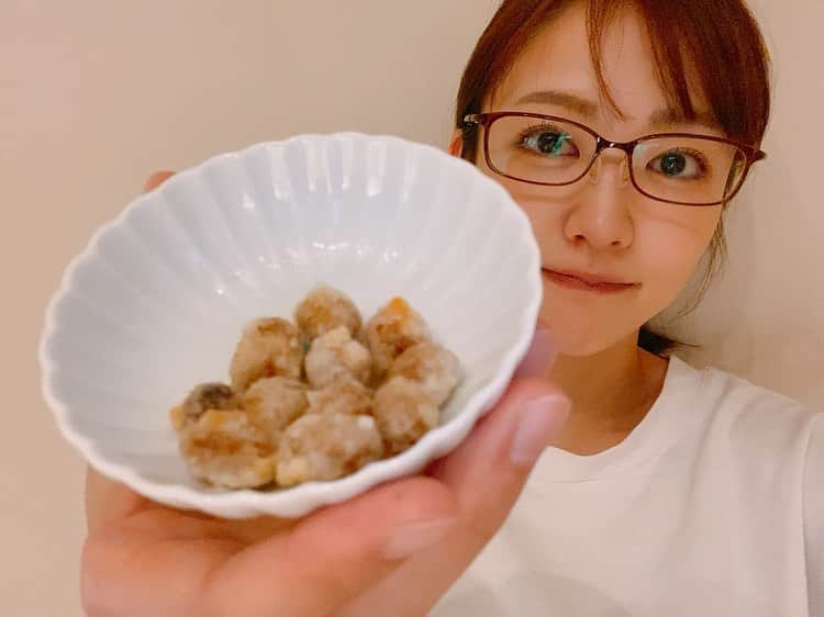 滝菜月さんのインスタグラム写真 - (滝菜月Instagram)「昨日のヒルナンデスでオススメした 納豆の唐揚げ！(揚げ炒め？) ⁡ 大粒納豆に片栗粉まぶして、少し多めの油で炒めて お塩とブラックペッパー少々で お酒が進む、スナック感覚で食べられる一品です。 ⁡ 外サクサク、中ホクホク、納豆の香りふわ〜！で とっても美味しいので是非試してみてください。 ⁡ 写真じゃ美味しさが一切伝わりません。。。」10月2日 18時07分 - taki_natsuki