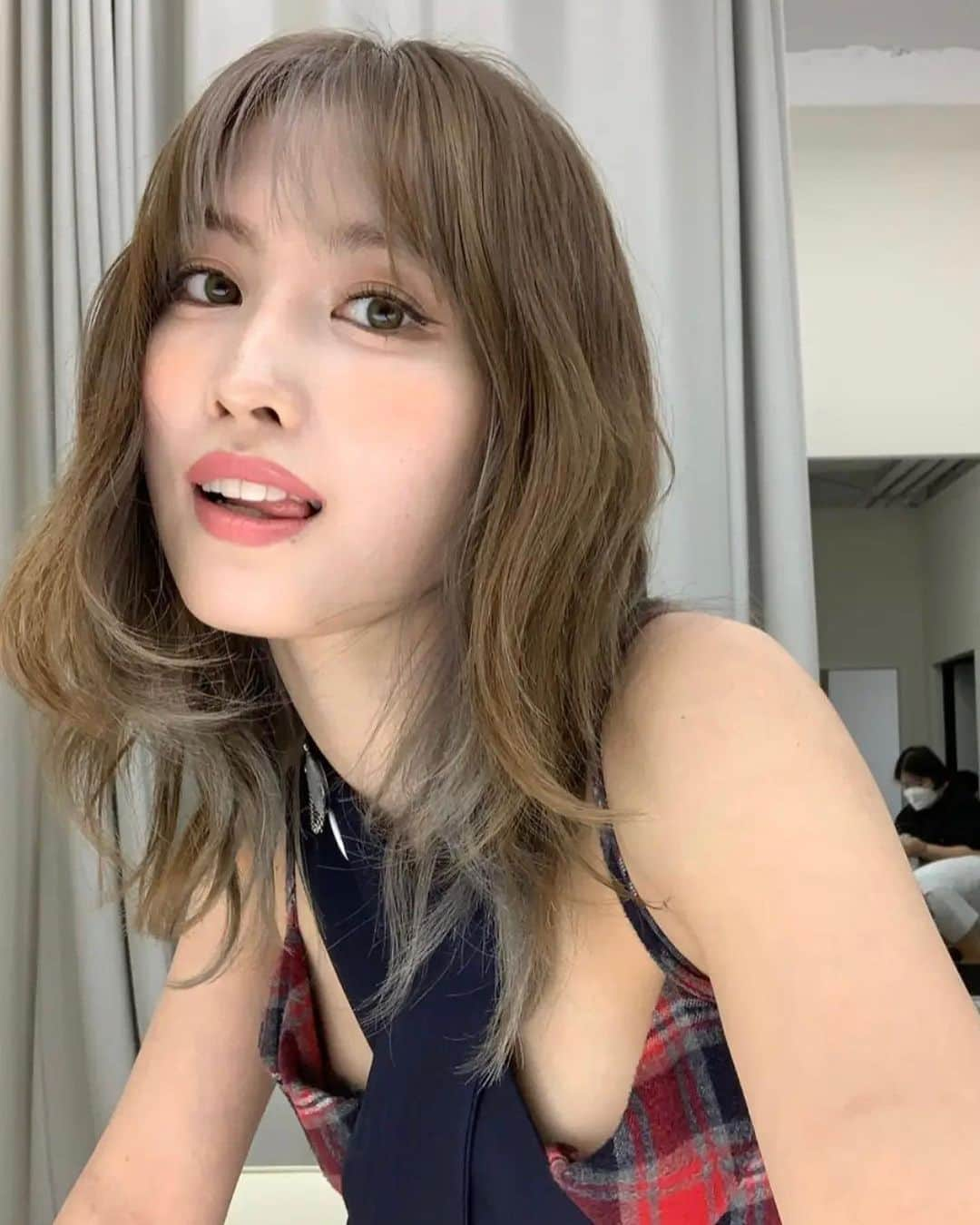 モモさんのインスタグラム写真 - (モモInstagram)「pretty girlie 🥰🤎 -  #MOMO #트와이스 #모모 #平井もも #もも #TWICE」10月2日 18時33分 - momojype