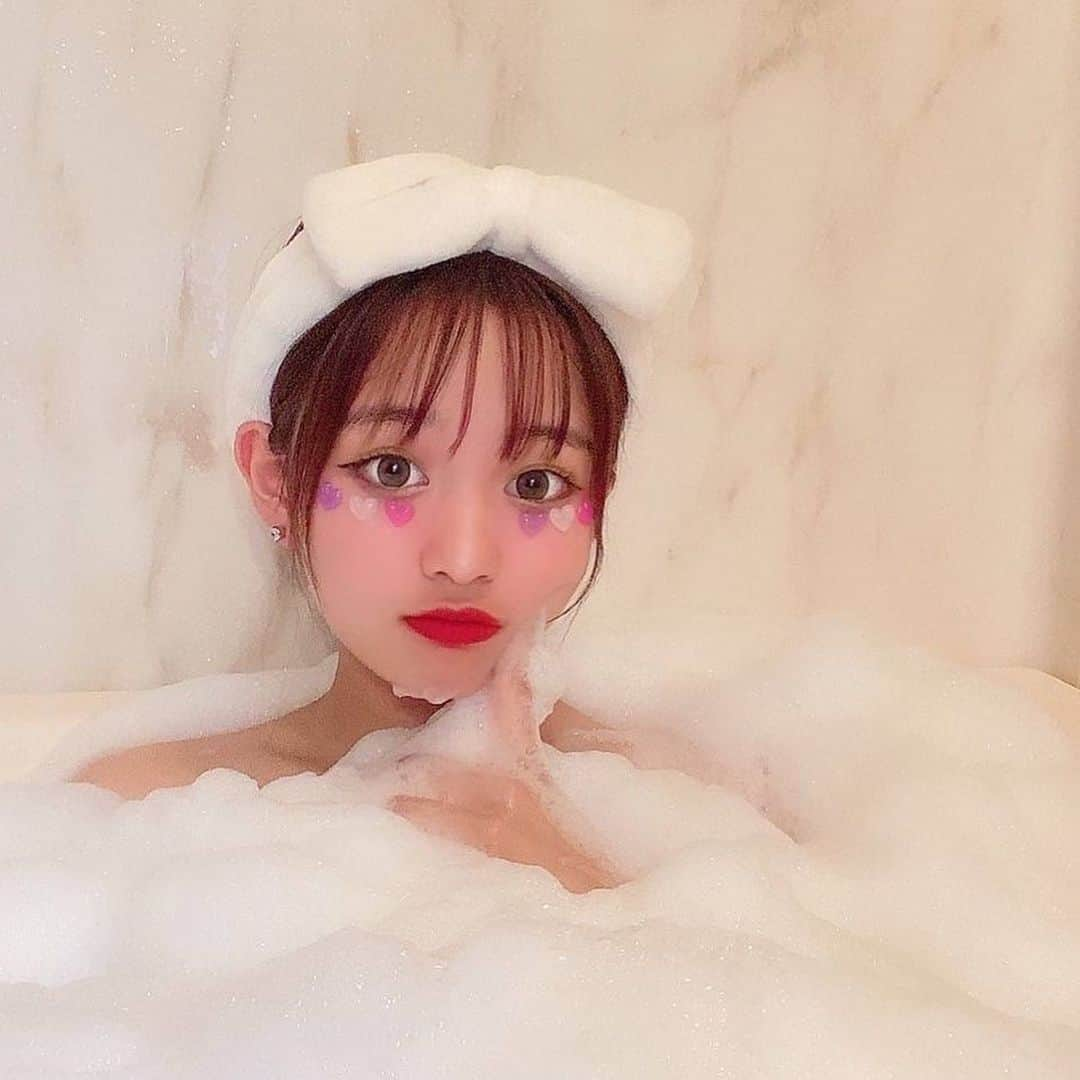 上ノ堀結愛さんのインスタグラム写真 - (上ノ堀結愛Instagram)「・ 💜💖🤍 #泡風呂🛁」10月2日 19時06分 - yua.0201