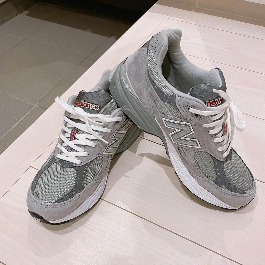 菊田竜大さんのインスタグラム写真 - (菊田竜大Instagram)「m990vs3買わせて頂きました。 とてつもなく上品な仕上がりです。 靴まで入れたら顔が見切れました。  #m990vs3 #m990v3」10月2日 19時57分 - hanaco_kikuta