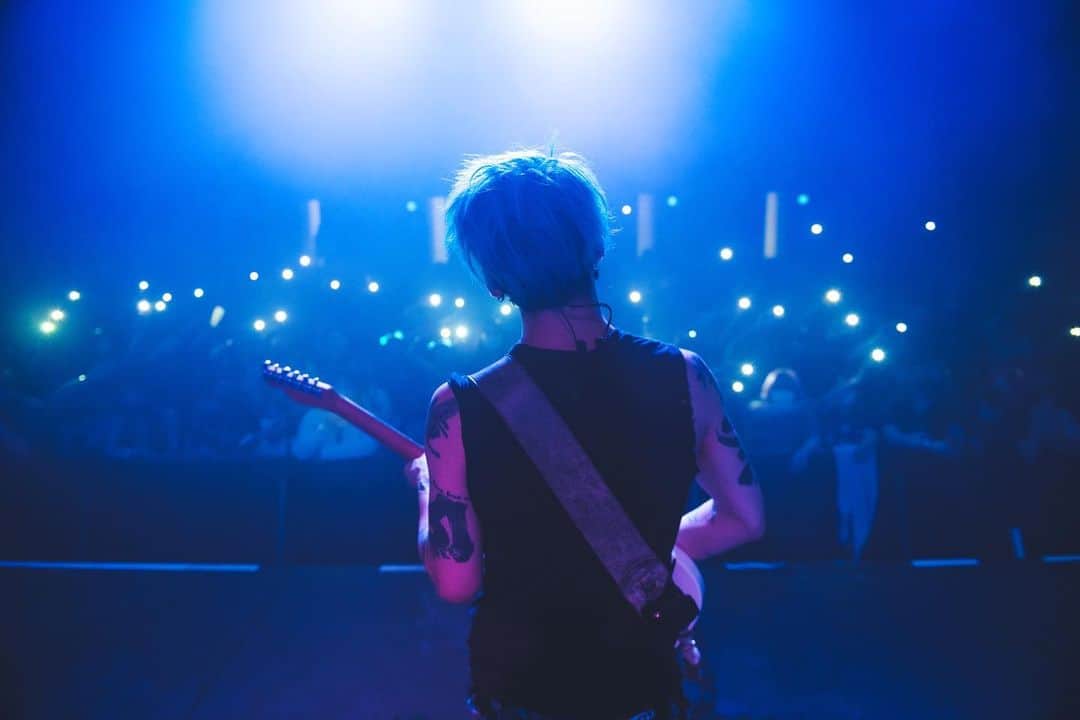 のインスタグラム：「The lost 10th pic. Maybe it was meant to be. You guys were beautiful. Thank you, and love you. 📷: @samfreakingli #MiyaviImaginary」