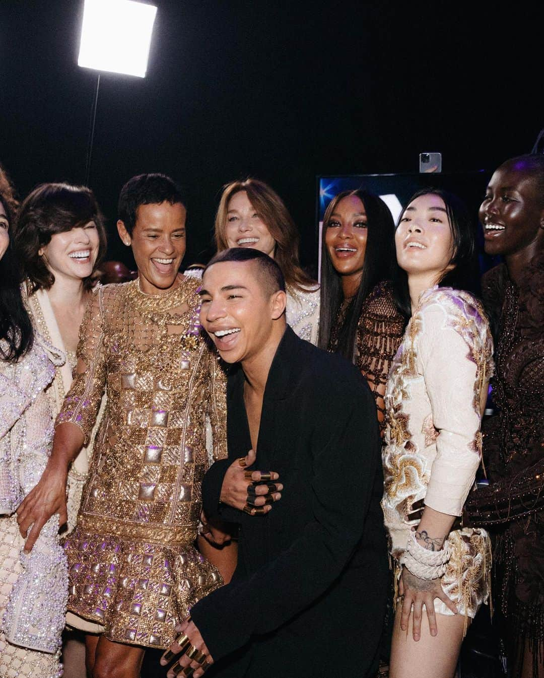 リナ・サワヤマさんのインスタグラム写真 - (リナ・サワヤマInstagram)「thank u @olivier_rousteing @balmain for inviting me to walk in ur icons section of the Balmain Festival alongside literal fashion icons !!!!! first time walking Paris and my face was 😏😏😏😏😏😏😏😏 incredible energy backstage ❤️‍🔥 congratulations on 10 years Olivier !!!!」10月2日 20時32分 - rinasonline