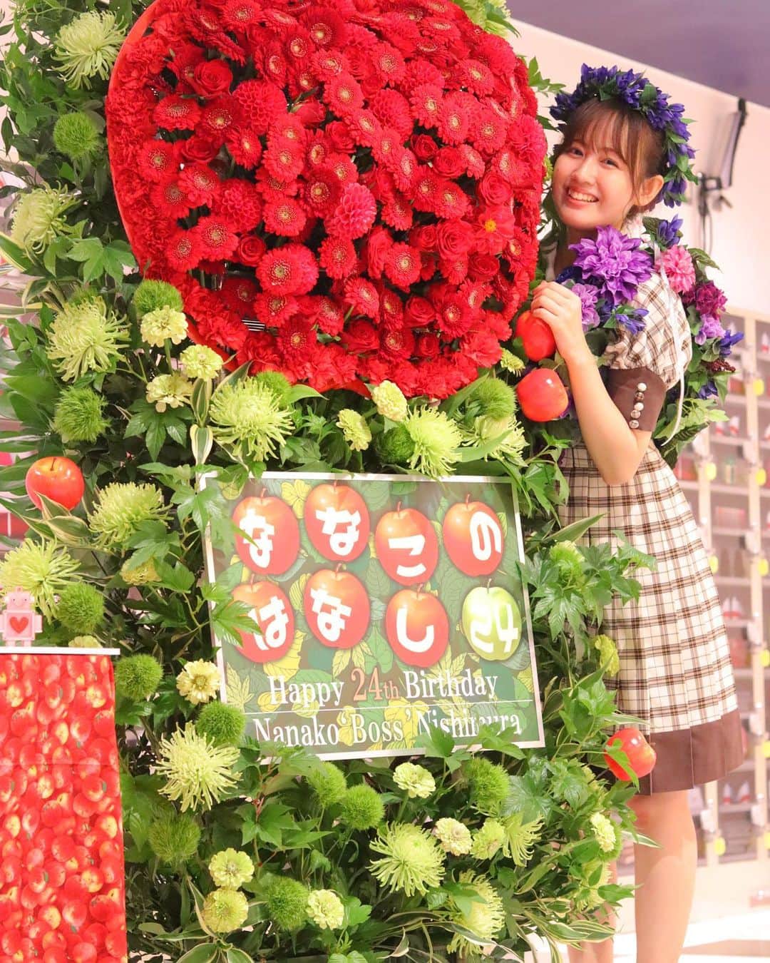 西村菜那子さんのインスタグラム写真 - (西村菜那子Instagram)「生誕祭が終わりました☺️  ファンの方が私のためにずっと準備してくださったと思うと本当に感謝してもしきれません、、😭 本当にありがとうございます😭  24歳、まだまだフレッシュに頑張るぞ〜🤗 #西村菜那子生誕祭2021」10月2日 21時48分 - nanako_nishimura