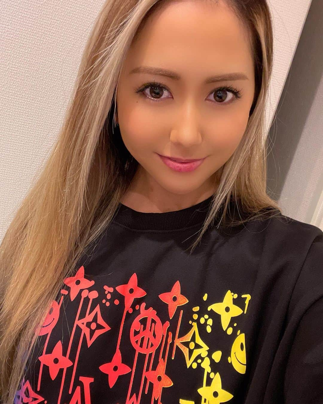 YamanoShiori のインスタグラム：「かわいーの届いた😮‍💨❤️‍🔥」