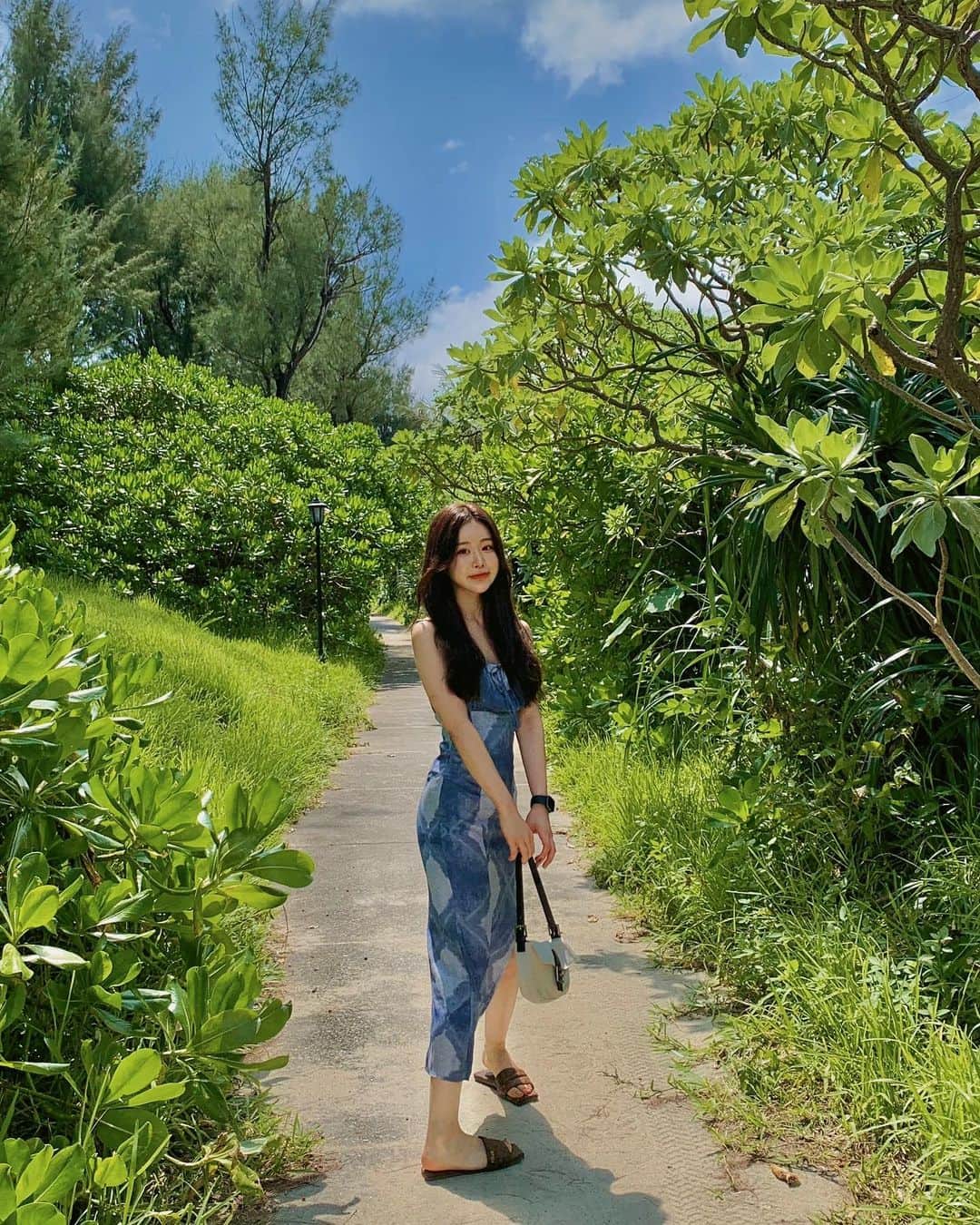 のインスタグラム：「☺️🌴」