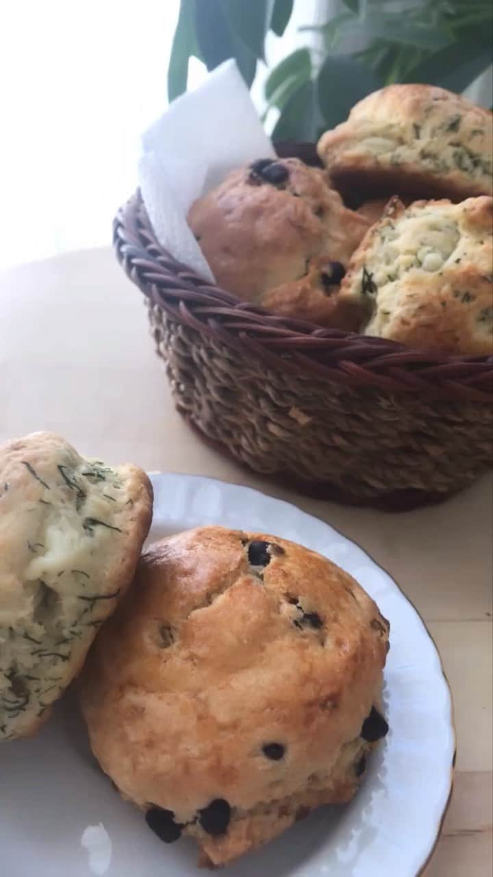 高野あゆ美のインスタグラム：「Geçen gün yaptığım scone tarifini buraya bırakıyorum 😃 Herkese iyi hafta sonları 🌸 スコーン焼きました。」