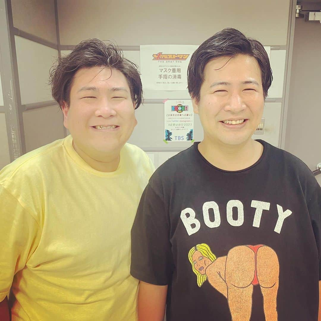 きんさんのインスタグラム写真 - (きんInstagram)「お笑いの日ありがとうね！！！ 完全に良い日！！！ 白ソックスももらったし！ お風呂上がりに白ソックスをそっと はいて白ソク一丁で寝よっと^ ^  ビスケットブラザーズ単独ライブやるぜ！ 2022年1月14日(金) ルミネtheよしもと 　　　1月22日(土) よしもと漫才劇場 チケット案内またするから 空けといてよね！！！ #ビスケットブラザーズ単独ライブ #白ソク一丁 #」10月2日 22時37分 - biscuitbrotherskin