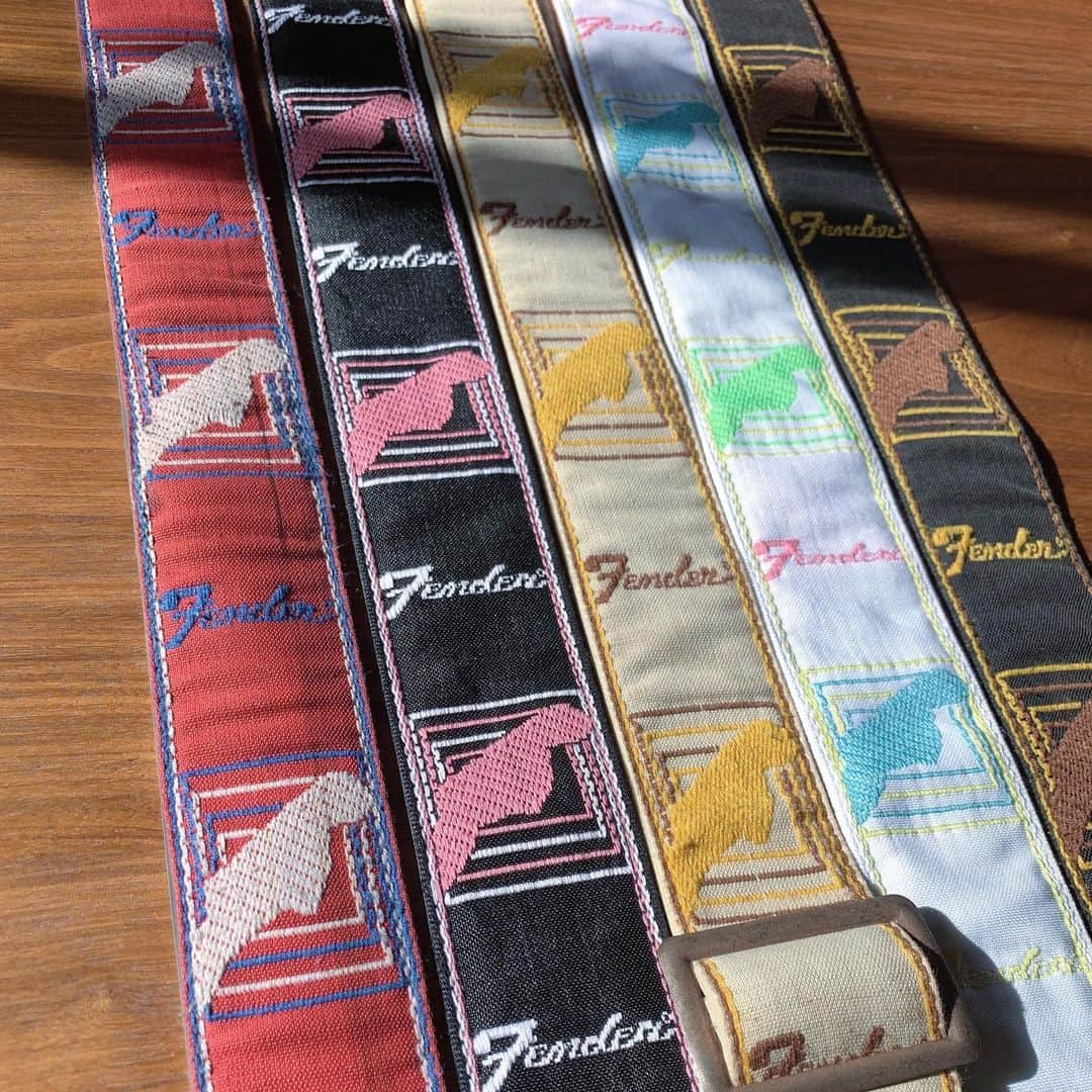 前田恭介のインスタグラム：「コダワリ。#fender #fenderstrap」
