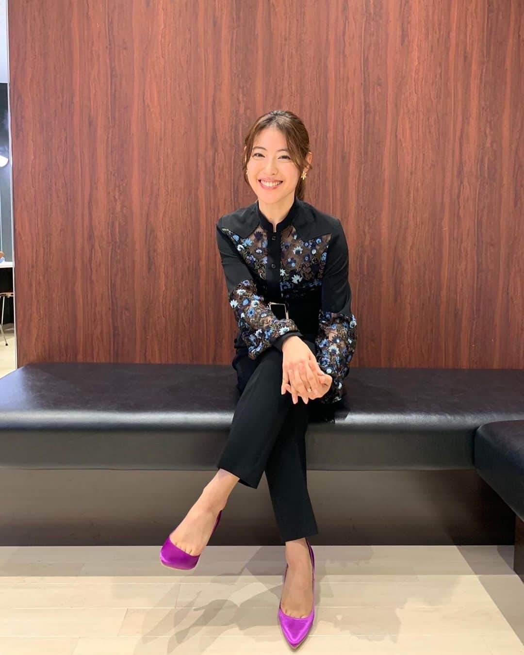 瀧本美織のインスタグラム：「🌷 「それSnow Manにやらせて下さい」なんとリベンジをさせていただきました〜！どうしてもあのゲームを皆さんと成功させたくて…笑 でも今回難しかった😵‍💫 チャレンジは報われたのかぜひご覧ください…笑 この後13時〜です。皆さんも一緒にやりましょう〜！  tops @lokitho_tokyo  pants @diagramofficial belt @ujoh.official 👠 @mamian   #それsnowmanにやらせて下さい   #それスノ  #snowman さん」