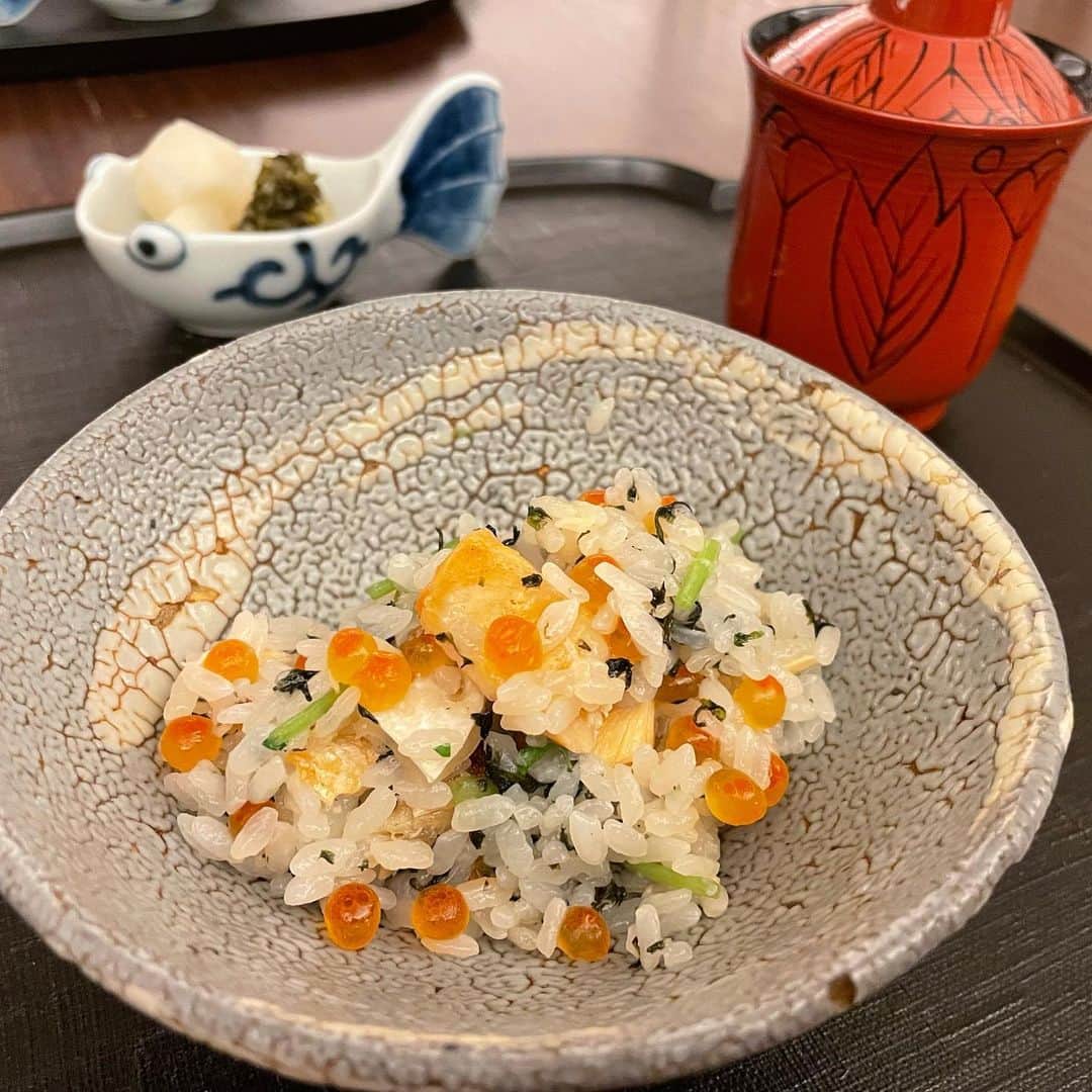 坂元美香さんのインスタグラム写真 - (坂元美香Instagram)「三田 晴山  年に数回のお楽しみ。 自分へのご褒美ごはん。 あわびのグツグツ大好き。  次回の予約は来年の春🤣 それまでまたがんばろ。  #三田晴山 #晴山 #ミシュラン2つ星 #三田 #日本料理 #懐石料理 #和食 #坂元食べログ #鮑のグツグツ #松茸のお吸い物」10月3日 9時25分 - mika_saka
